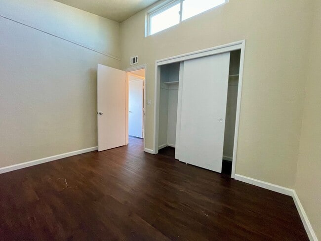 Building Photo - 175 W Alameda St