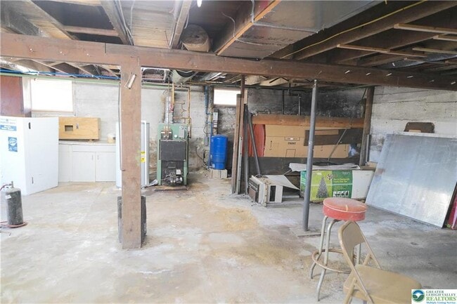 Building Photo - 655 Birch Dr