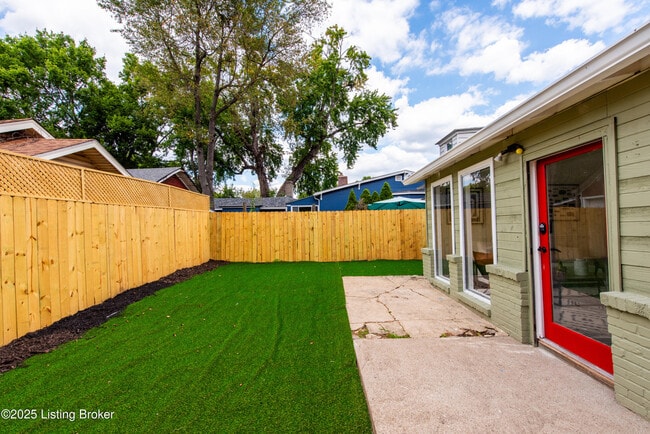 Building Photo - 1671 Trigg St