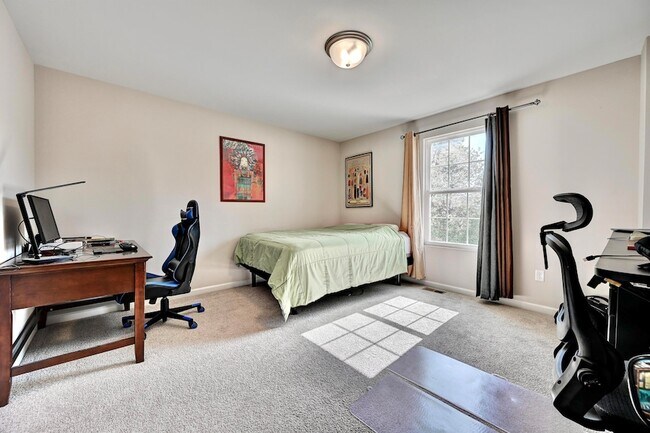 Building Photo - 19 Mel Lawn Dr