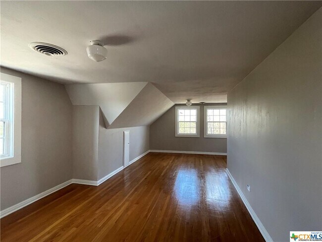 Building Photo - 111 W Fowler Ave
