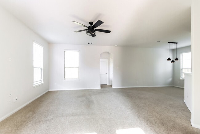 Building Photo - 14661 E Pine Heart Dr
