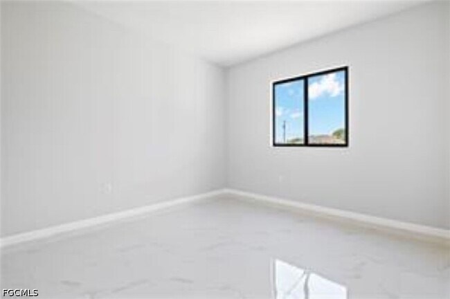 Building Photo - 2716 Diplomat Pkwy W
