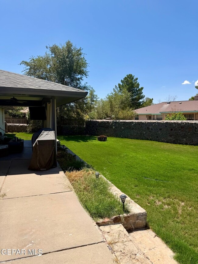 Building Photo - 4921 Vista Grande Cir