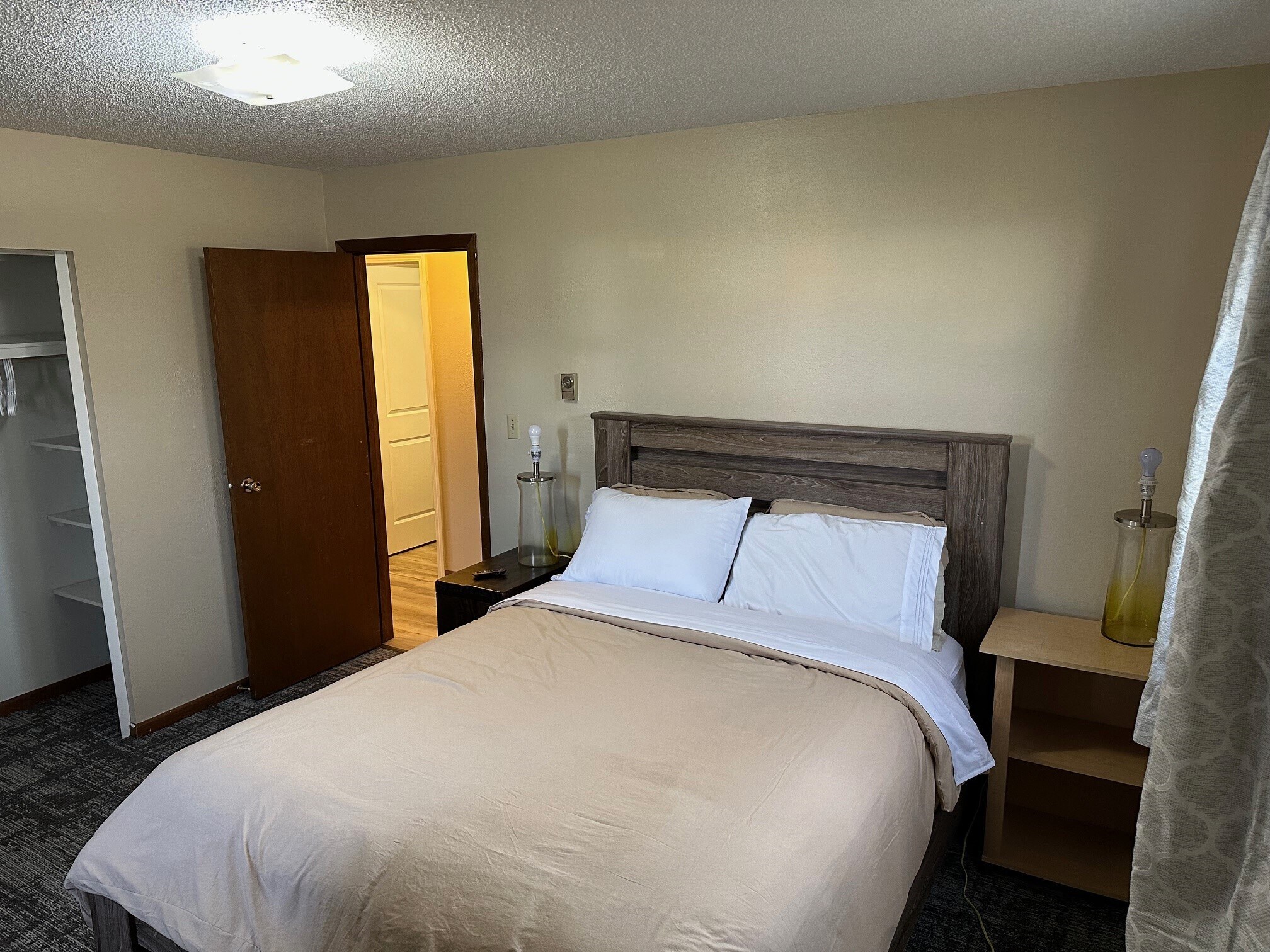 Building Photo - 910 11th Ave