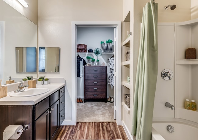 Building Photo - 1406 Columbus-200.57