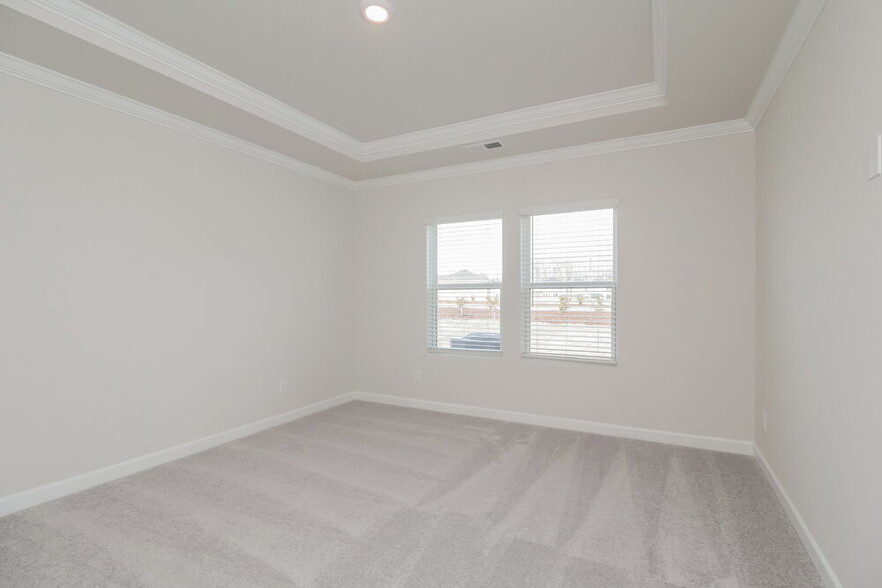 Building Photo - 1200 Sweet Pea St