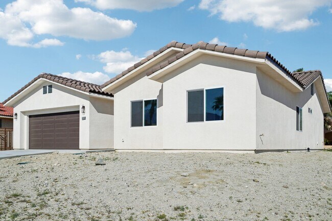 Building Photo - 64382 Spyglass Ave