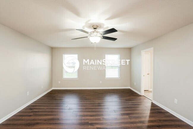 Building Photo - 4 Bedroom Pet-Friendly Home in Ruskin, FL with Main Street Renewal