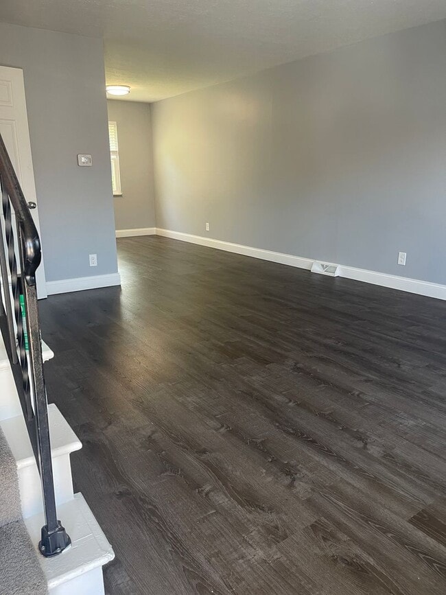 Building Photo - Bexvie Village Townhomes
