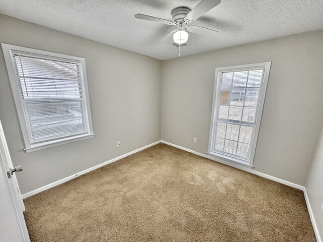 Building Photo - 6368 Leamont Dr