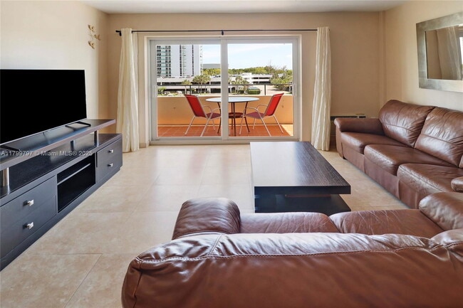 Primary Photo - 220 Kings Point Dr