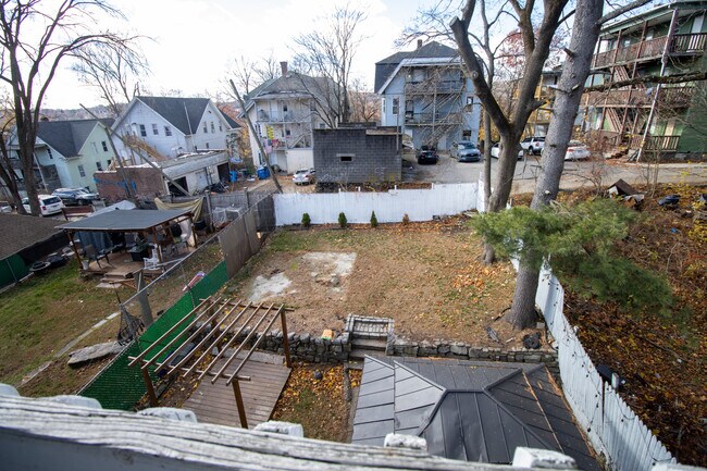 Building Photo - 175 Chestnut Ave