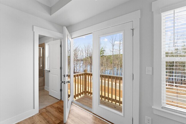 Building Photo - Brand New Lake Front Davidson Townhome
