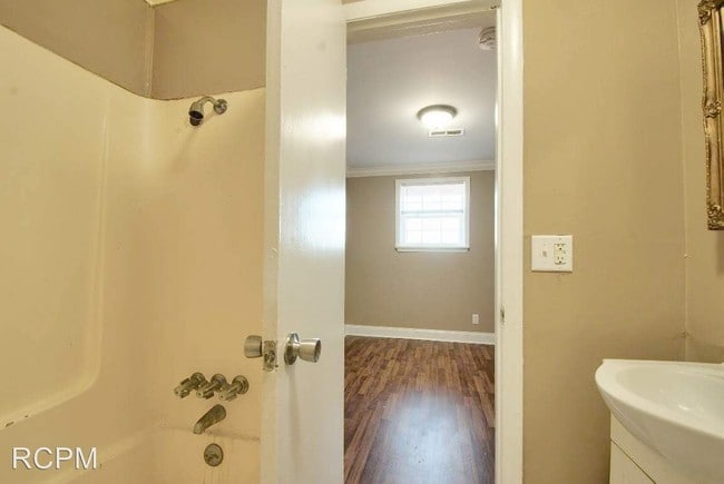 Building Photo - 1601 2nd Way NE