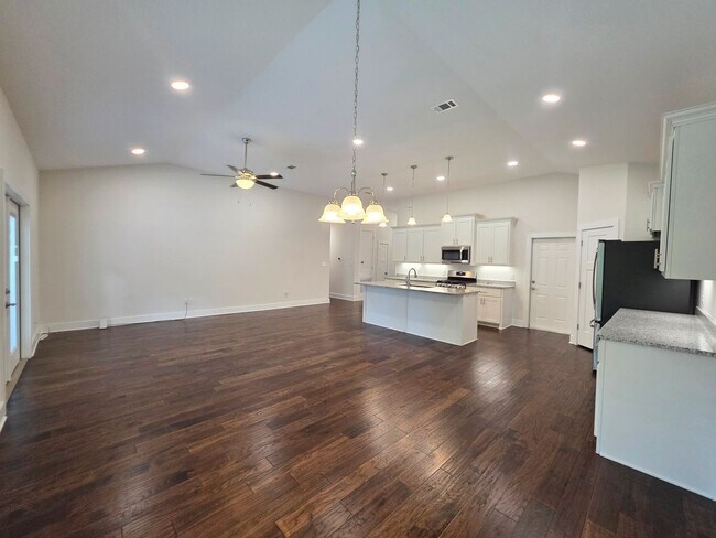 Building Photo - 4570 Omaha Dr