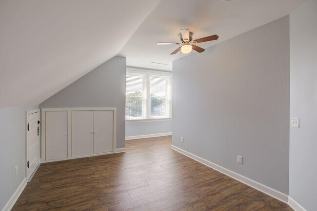 Building Photo - 1629 Hoffner St