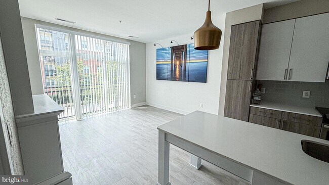 Building Photo - 145 Riverhaven Dr