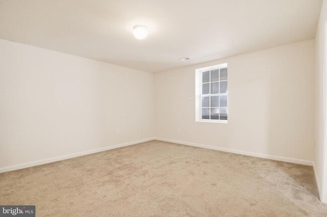 Building Photo - 950 Grouse Pointe Dr