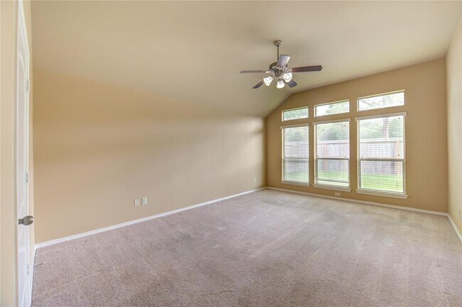 Building Photo - 5615 Stoneridge Ct