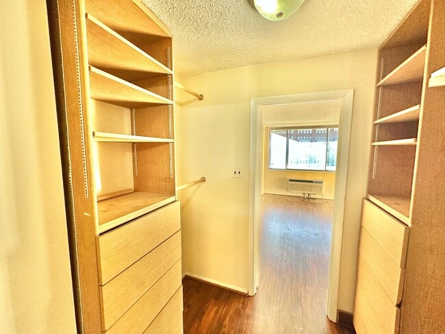 Building Photo - Dupont's Pulchritudinous Palladium 1 bedroom Condo w/ Balcony & Pool. All utilities included.