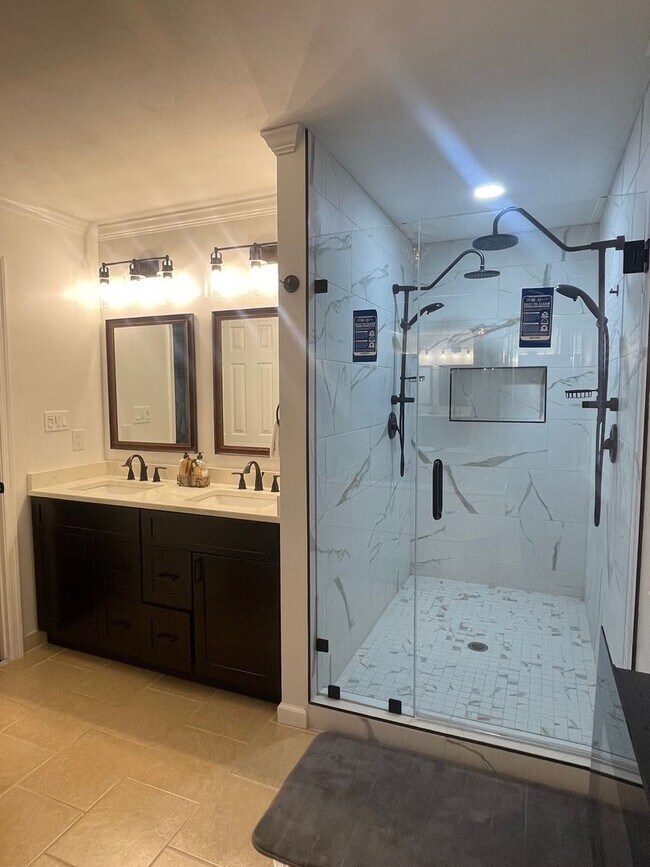 Building Photo - Cypress Point