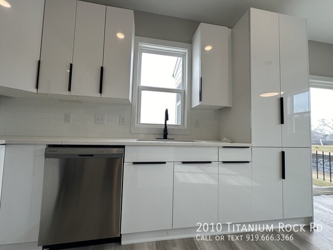 Building Photo - 2010 Titanium Rock Rd