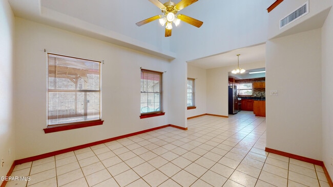 Building Photo - 9033 Leo St