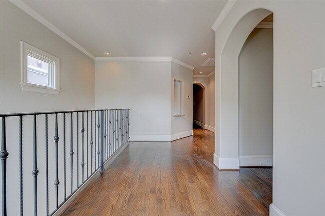 Building Photo - 7619 Pine Ridge Terrace Rd
