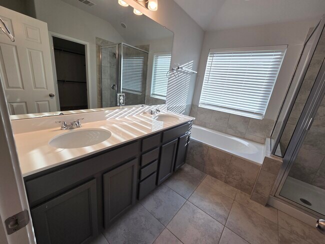 Building Photo - 129 Walkup Ln