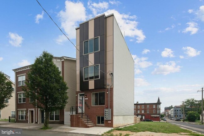 Building Photo - 1603 N Marshall St