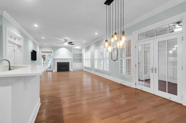 Building Photo - 612 Daggett St