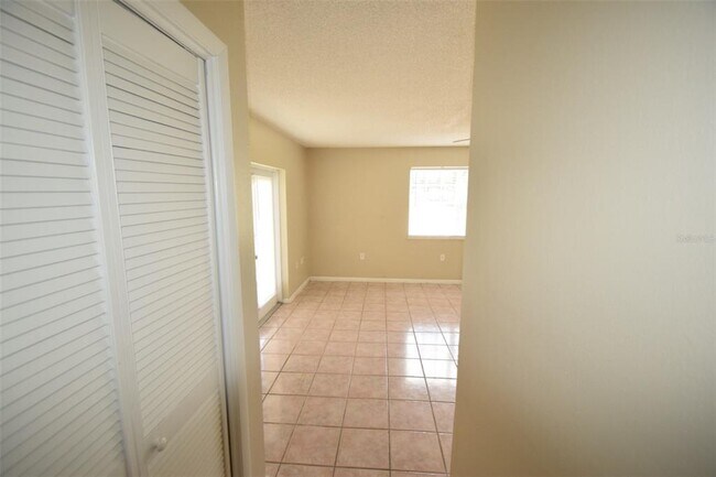 Building Photo - 1204 Honeytree Ln W