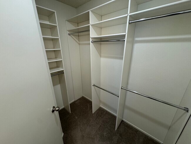 Master Closet - 44215 Danya Ln