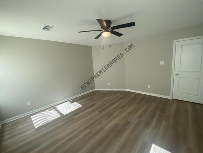 Building Photo - 1307 Lee Mac Dr