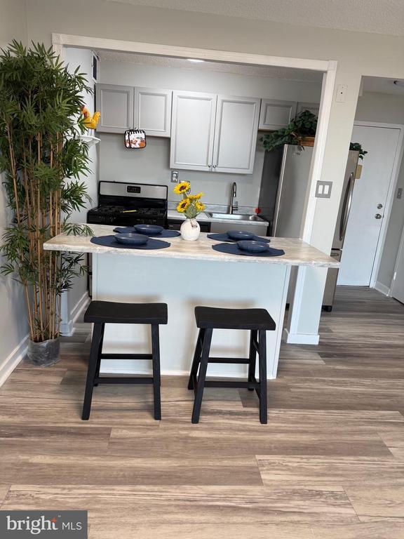 Building Photo - 2500 N Van Dorn St