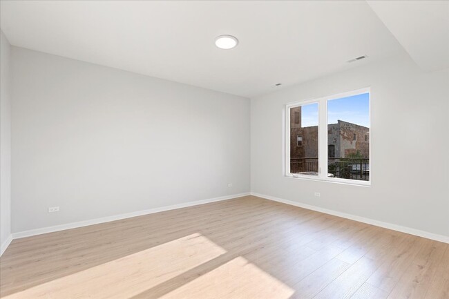 Building Photo - 4539 S Evans Ave