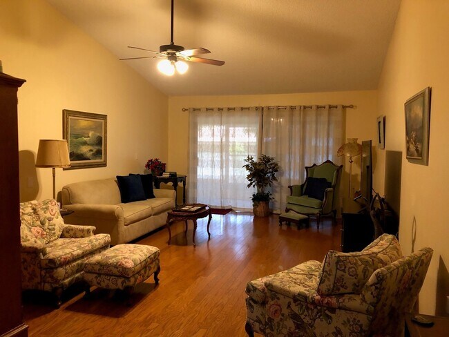 Building Photo - Lovely Home Steps Away From All the Amenities in Leisure World, in 45+ Active Adult Community Ava...