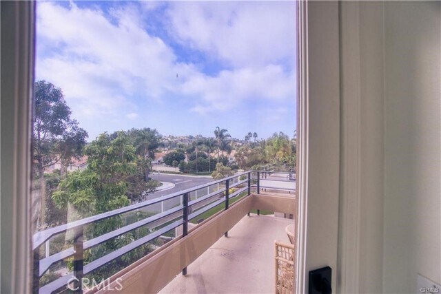 Building Photo - 13 Bernay