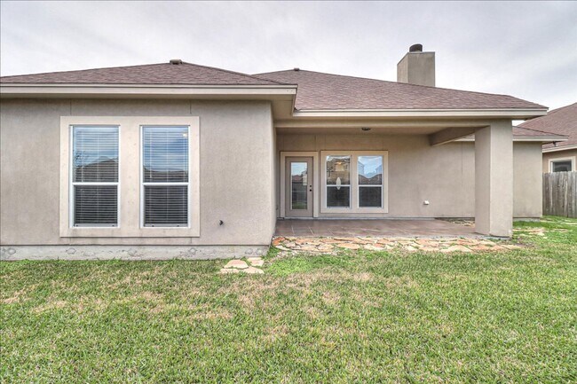 Building Photo - 5834 Aava Dr