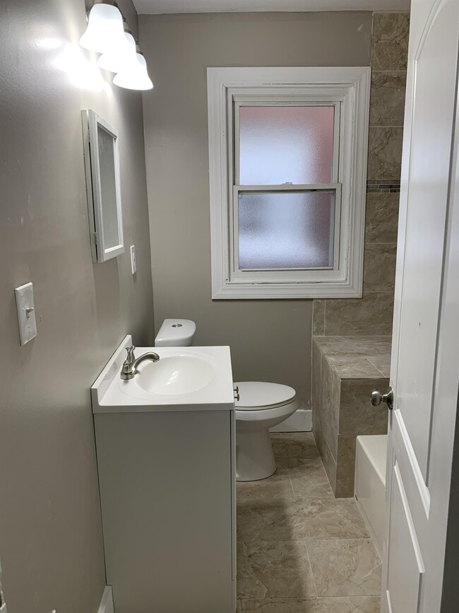 Building Photo - 1500 Clairmount Ave