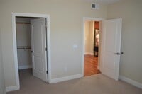 Building Photo - Ultra High End Apartment