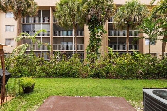 Building Photo - 6854 NW 173rd Dr