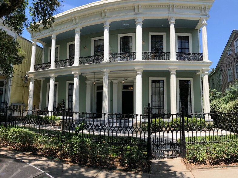 Building Photo - 2333 Magazine St