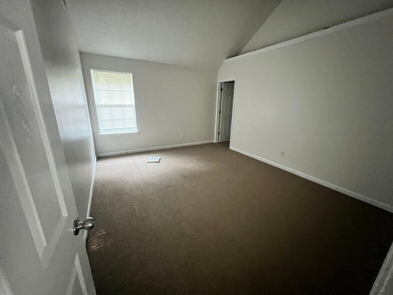 Building Photo - 4294 Defoors Farm Trl