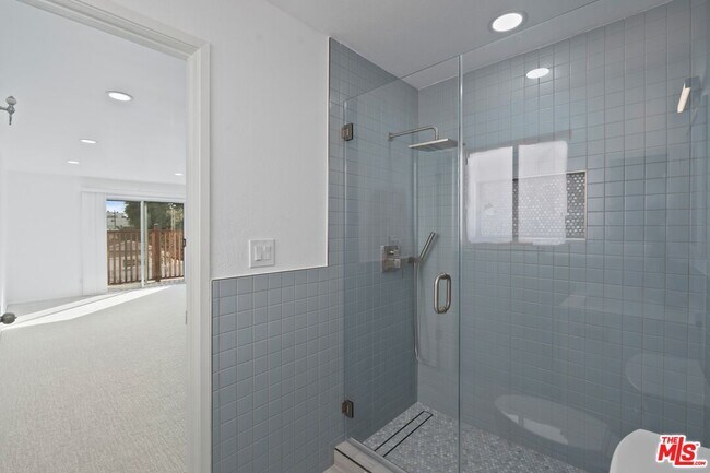 Building Photo - 122 Buccaneer St