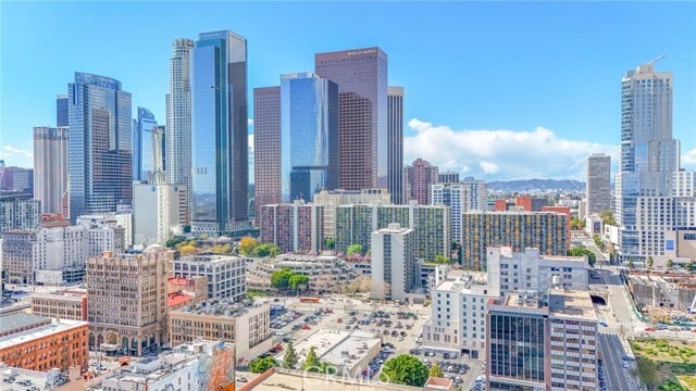 Building Photo - 108 W 2nd St