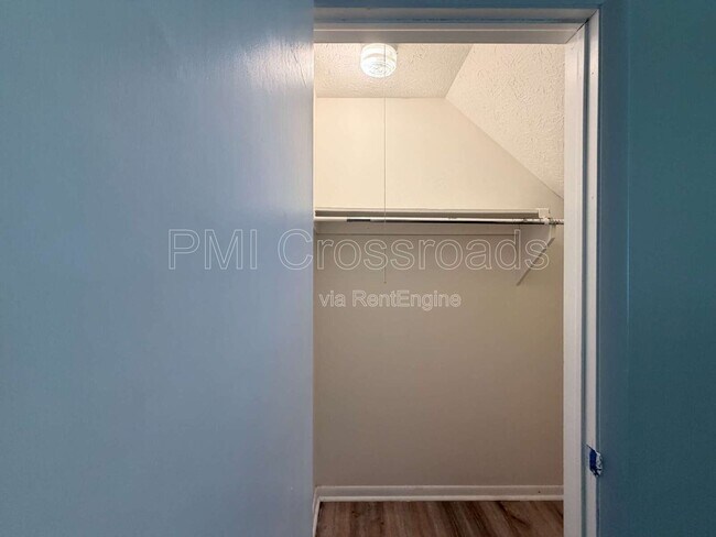 Building Photo - 3084 Howey Rd
