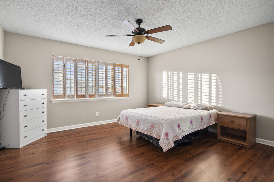 Master Suite - 1107 1st St S