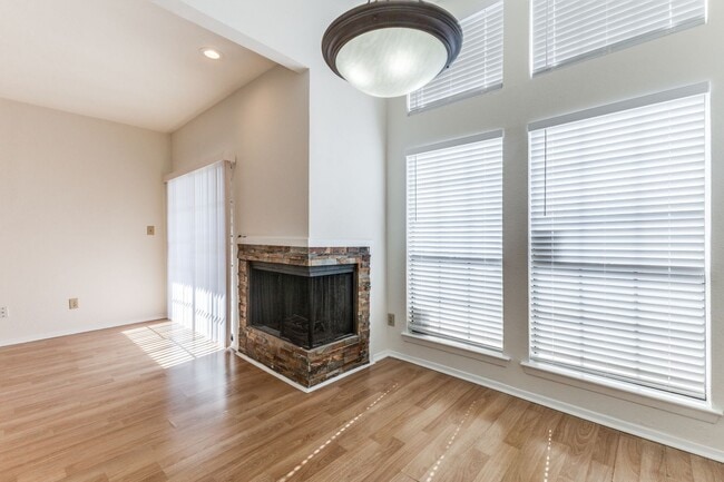 Building Photo - 3909 Rawlins St